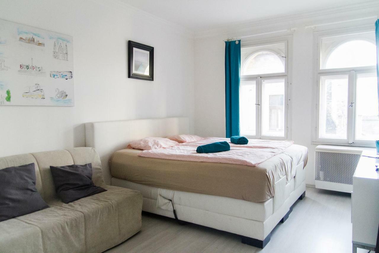 Queen Bed Budapesta